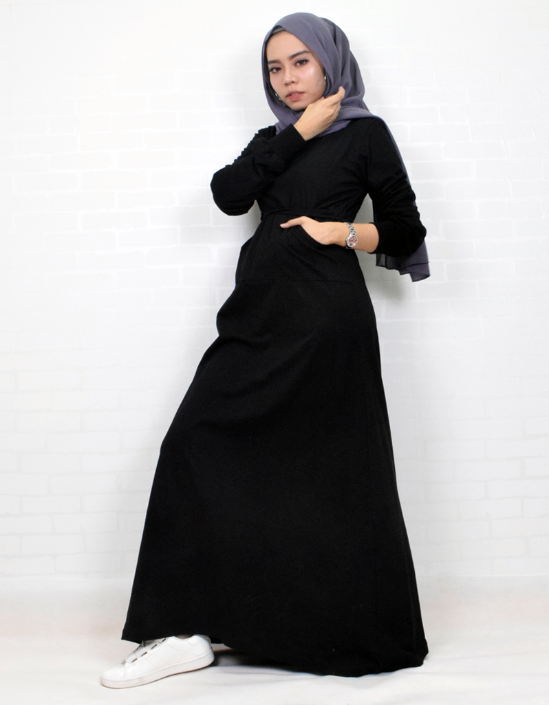 Sweatshirt Maxi Dress in Black