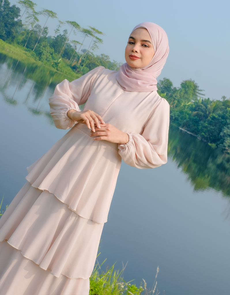 DUCHESS in Beige