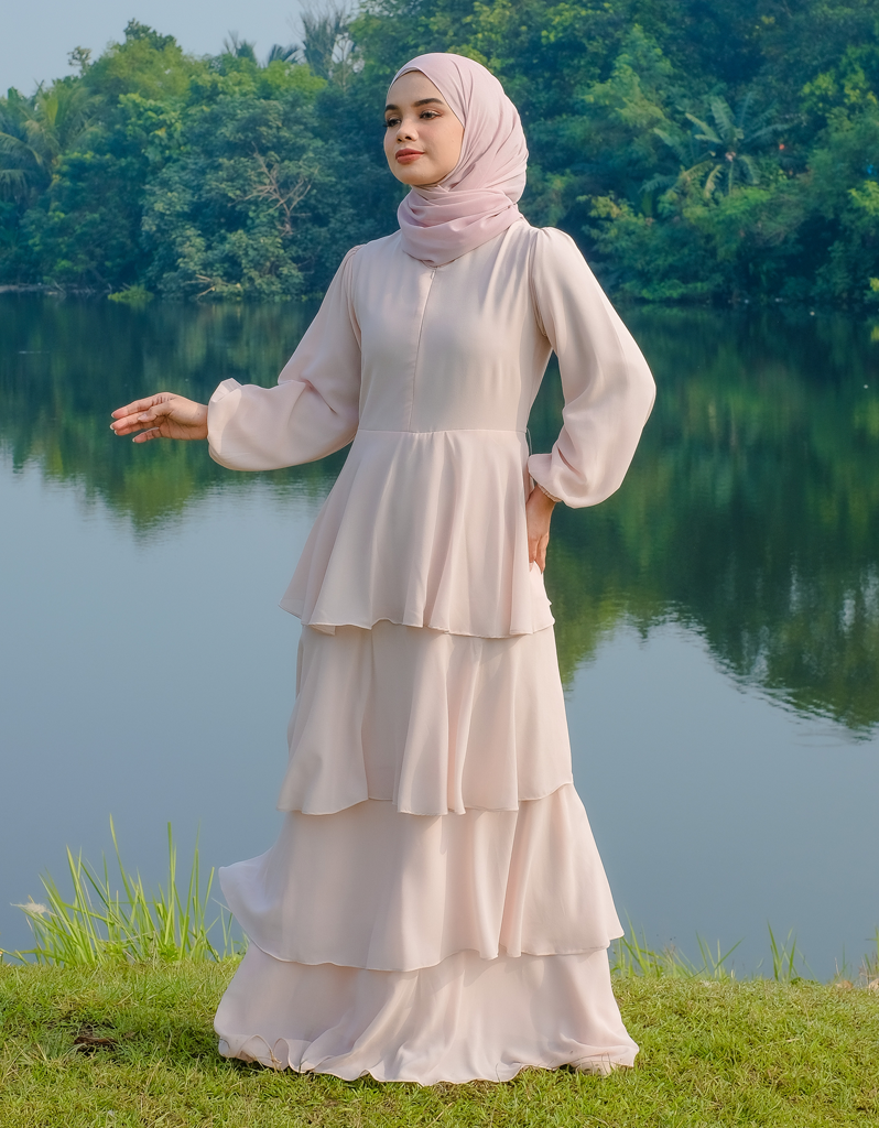 DUCHESS in Beige
