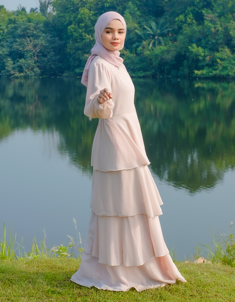 DUCHESS in Beige