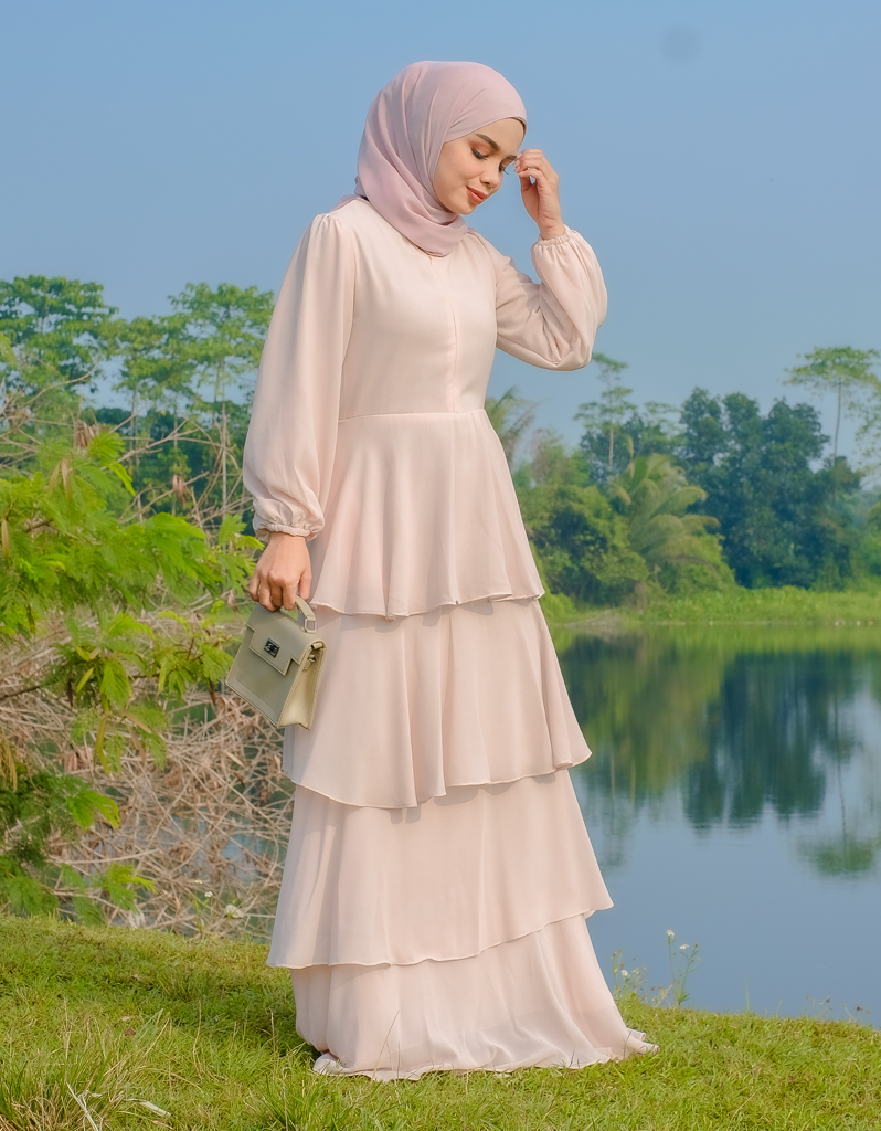 DUCHESS in Beige