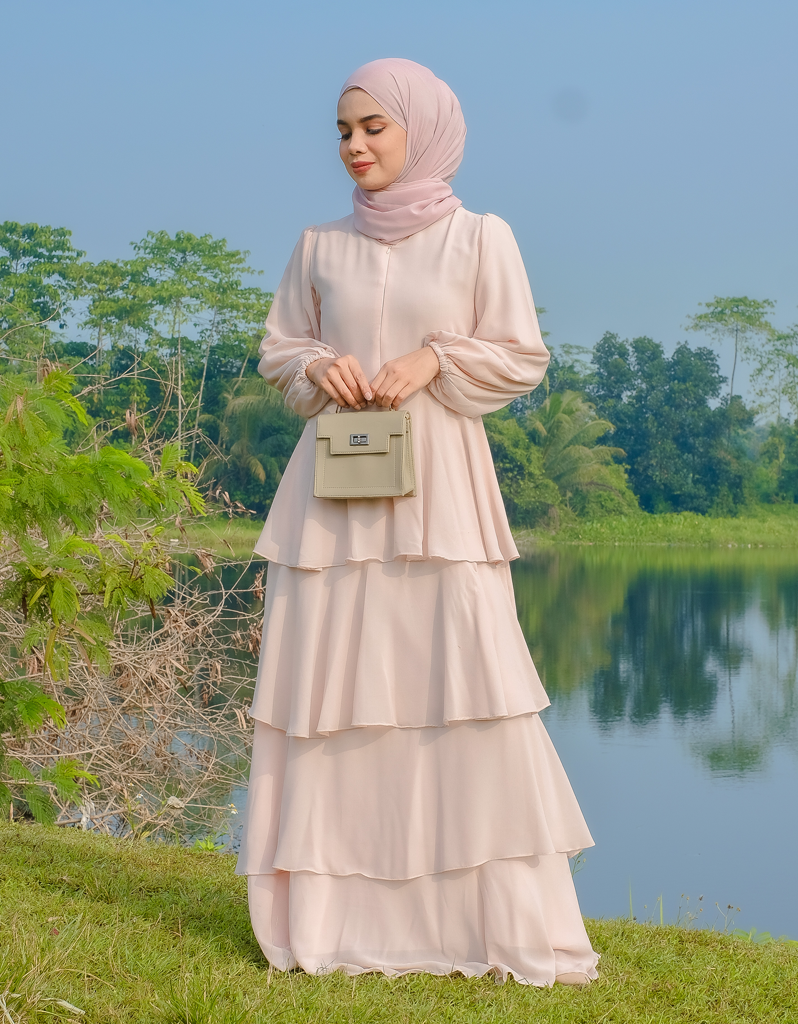DUCHESS in Beige