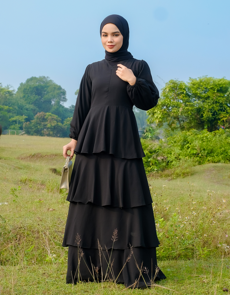 DUCHESS in Black