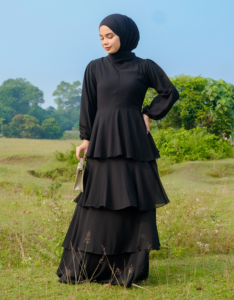 DUCHESS in Black