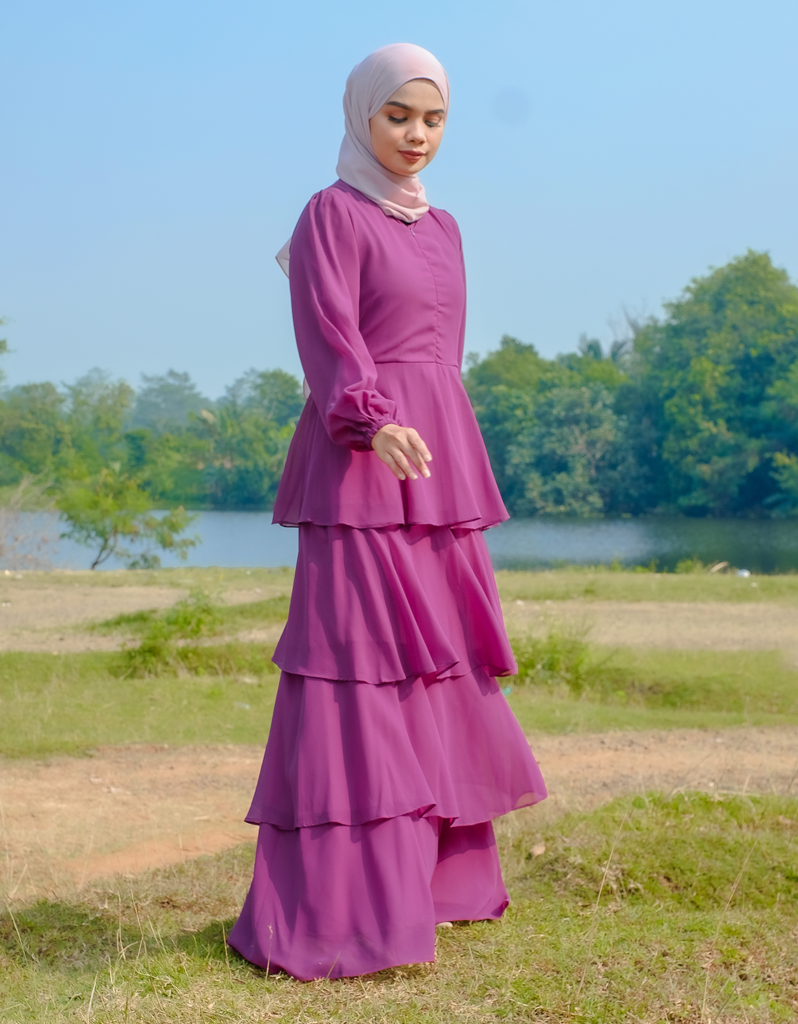 DUCHESS in Fushcia
