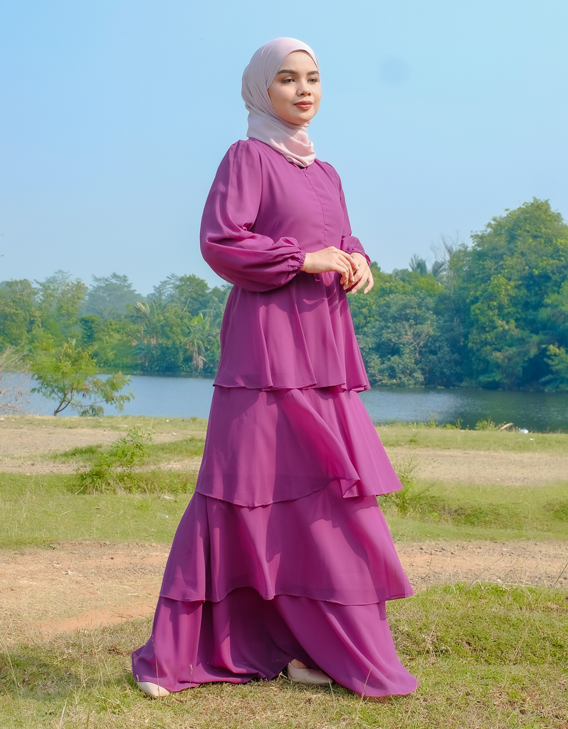 DUCHESS in Fushcia