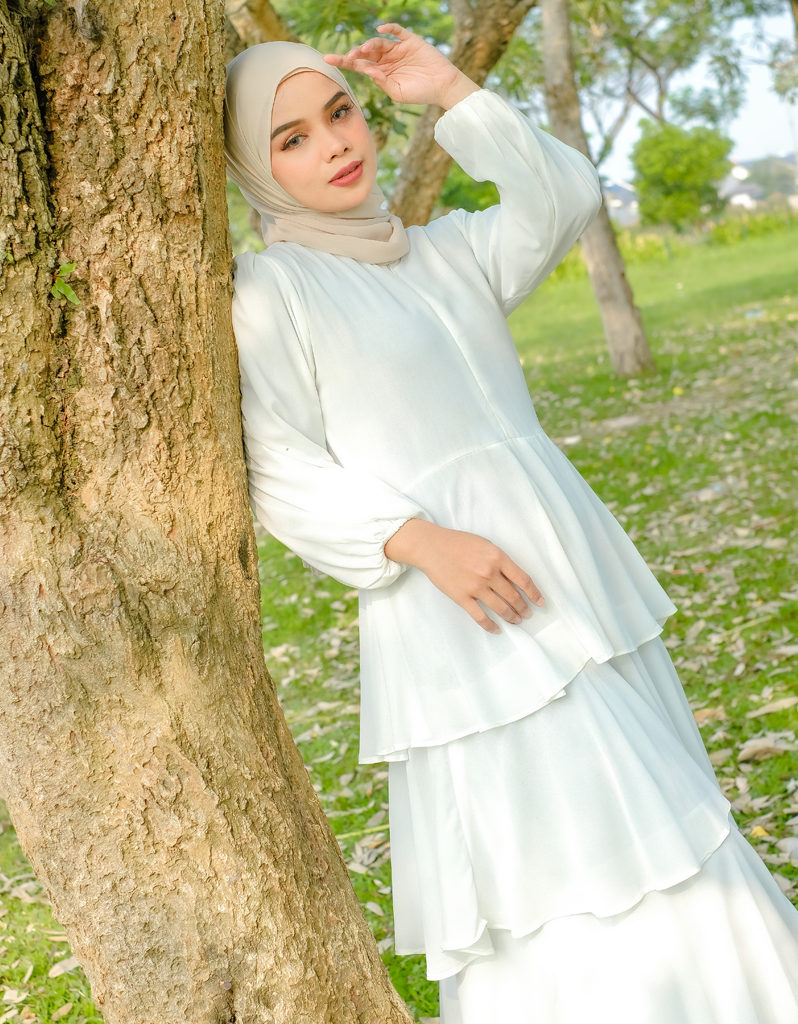 DUCHESS in White