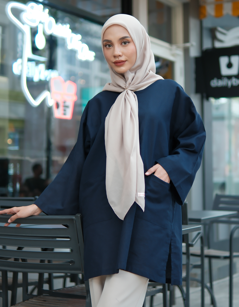 Santai Top in Navy