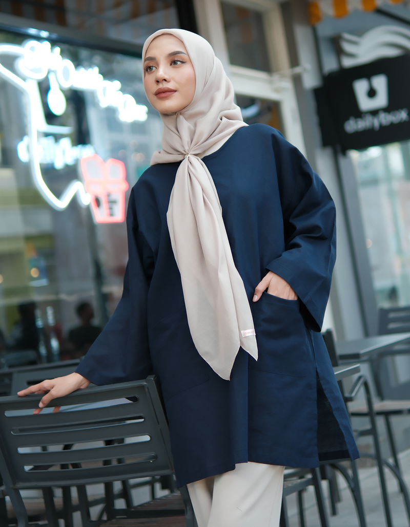 Santai Top in Navy