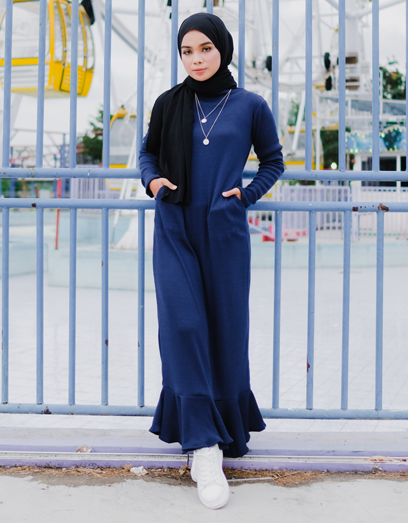 Ribbed Flounce Maxi Dress in Navy