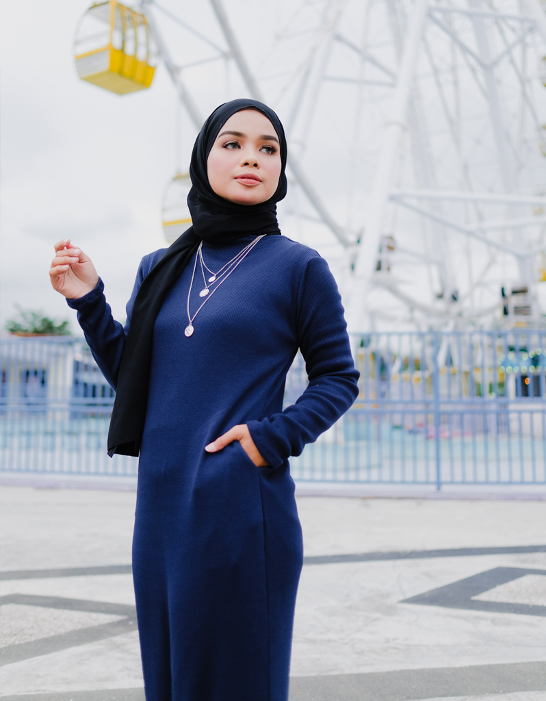 Ribbed Flounce Maxi Dress in Navy
