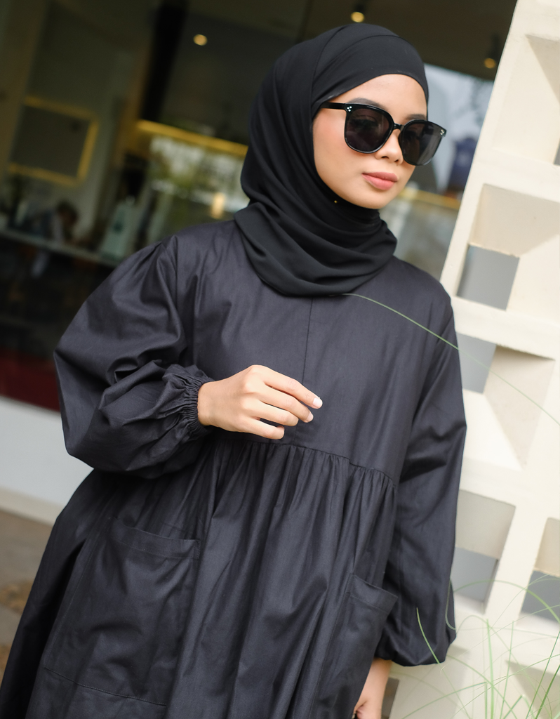 VACAY in Black