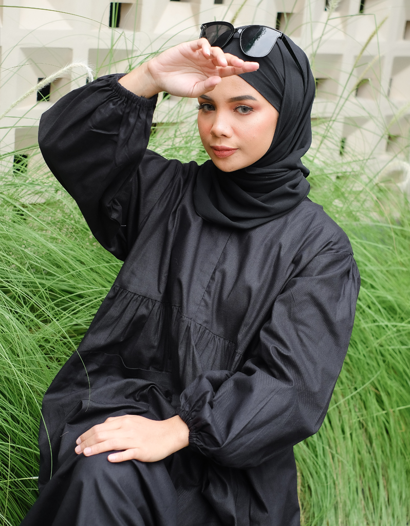 VACAY in Black