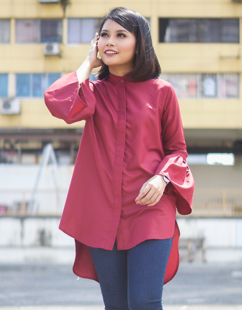 Bell-Sleeve High Low Shirt in Maroon