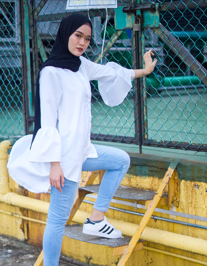 Bell-Sleeve High Low Shirt in White